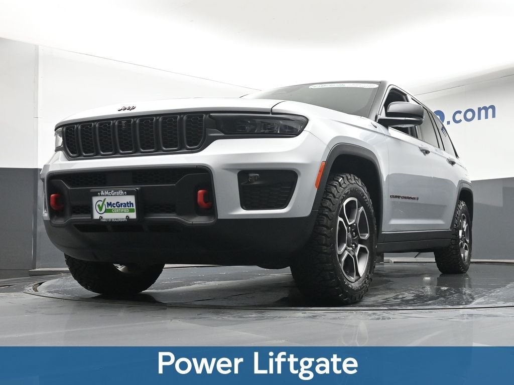 Used 2022 Silver Jeep Trailhawk image 9