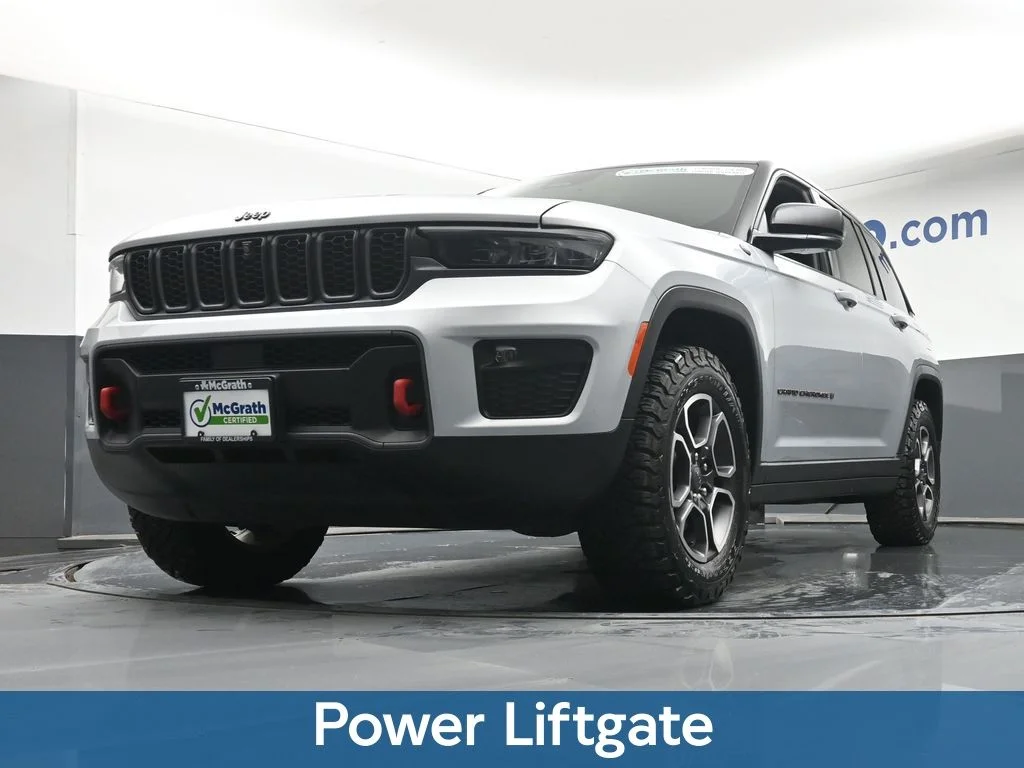 Certified Used 2022 Silver Jeep Trailhawk image 9