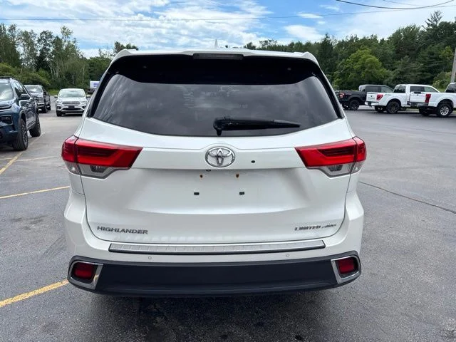 Used 2018 Blizzard Pearl Toyota Limited image 6