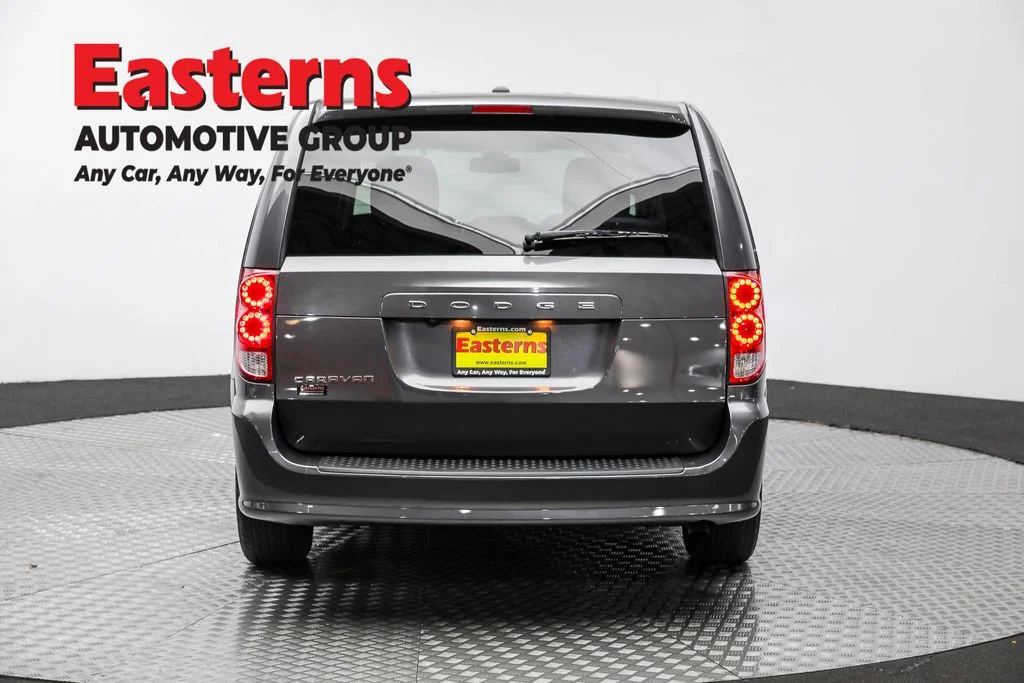 Used 2019 Gray Dodge SE image 6