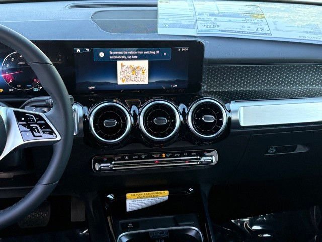 New 2026 Polar White Mercedes-Benz GLB 250 image 21