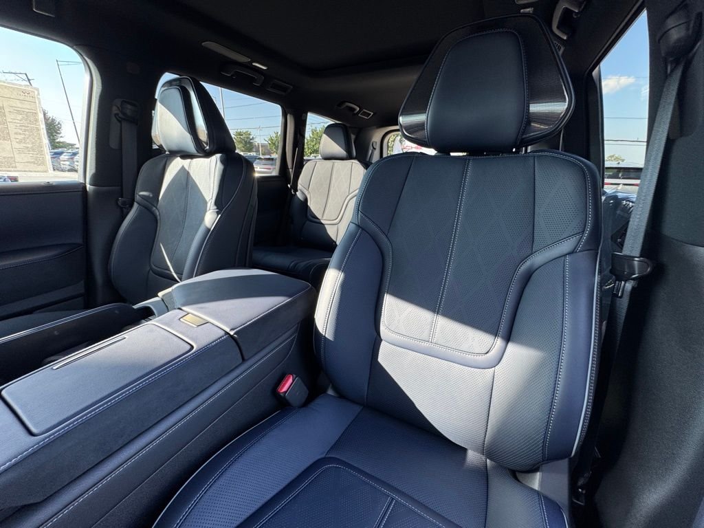 2026 INFINITI QX80 Sport - Photo 18