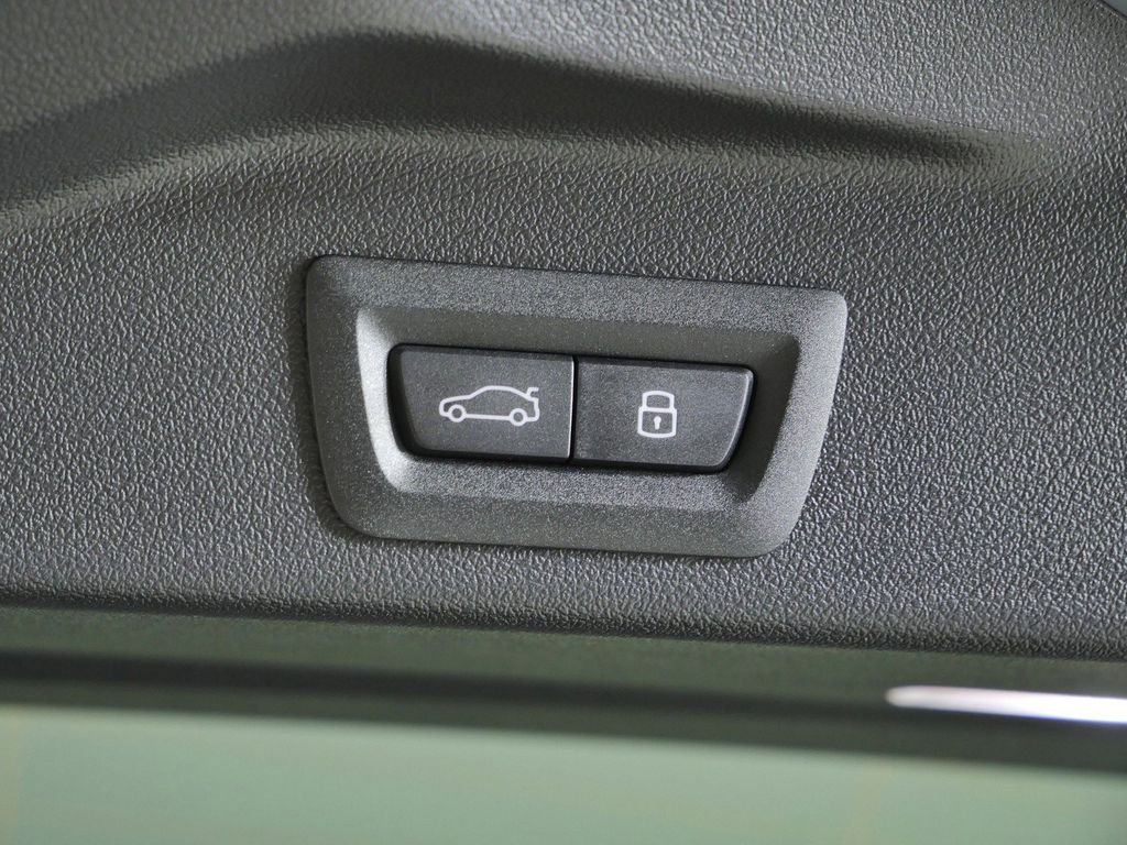 New 2026 Brooklyn Grey Metallic BMW xDrive40i image 30
