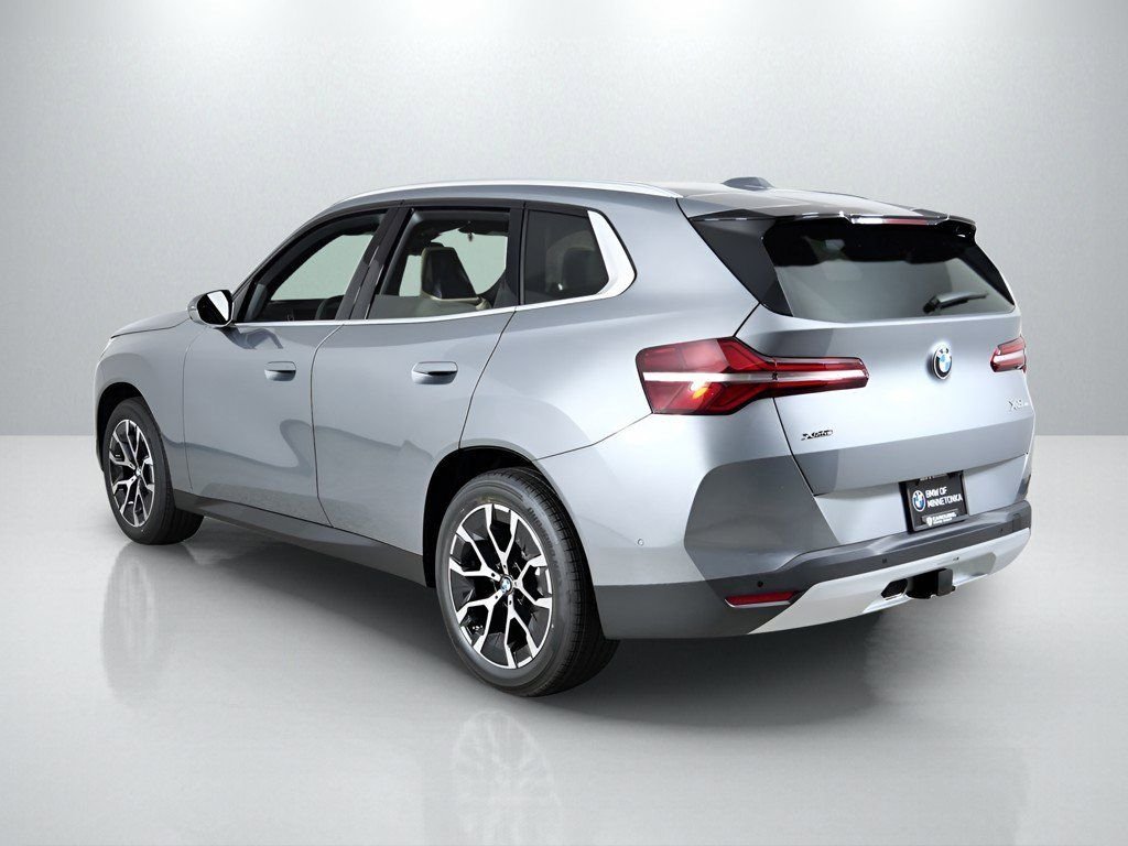 Used 2026 Skyscraper Grey Metallic BMW 30 xDrive image 15