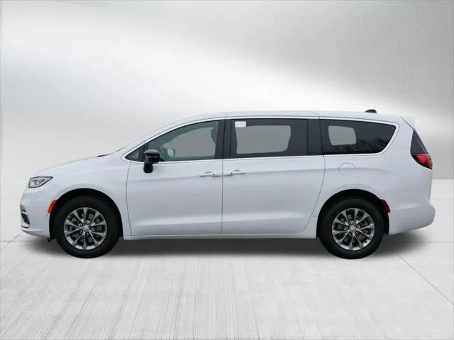 New 2026 Bright White Clearcoat Chrysler Limited image 4