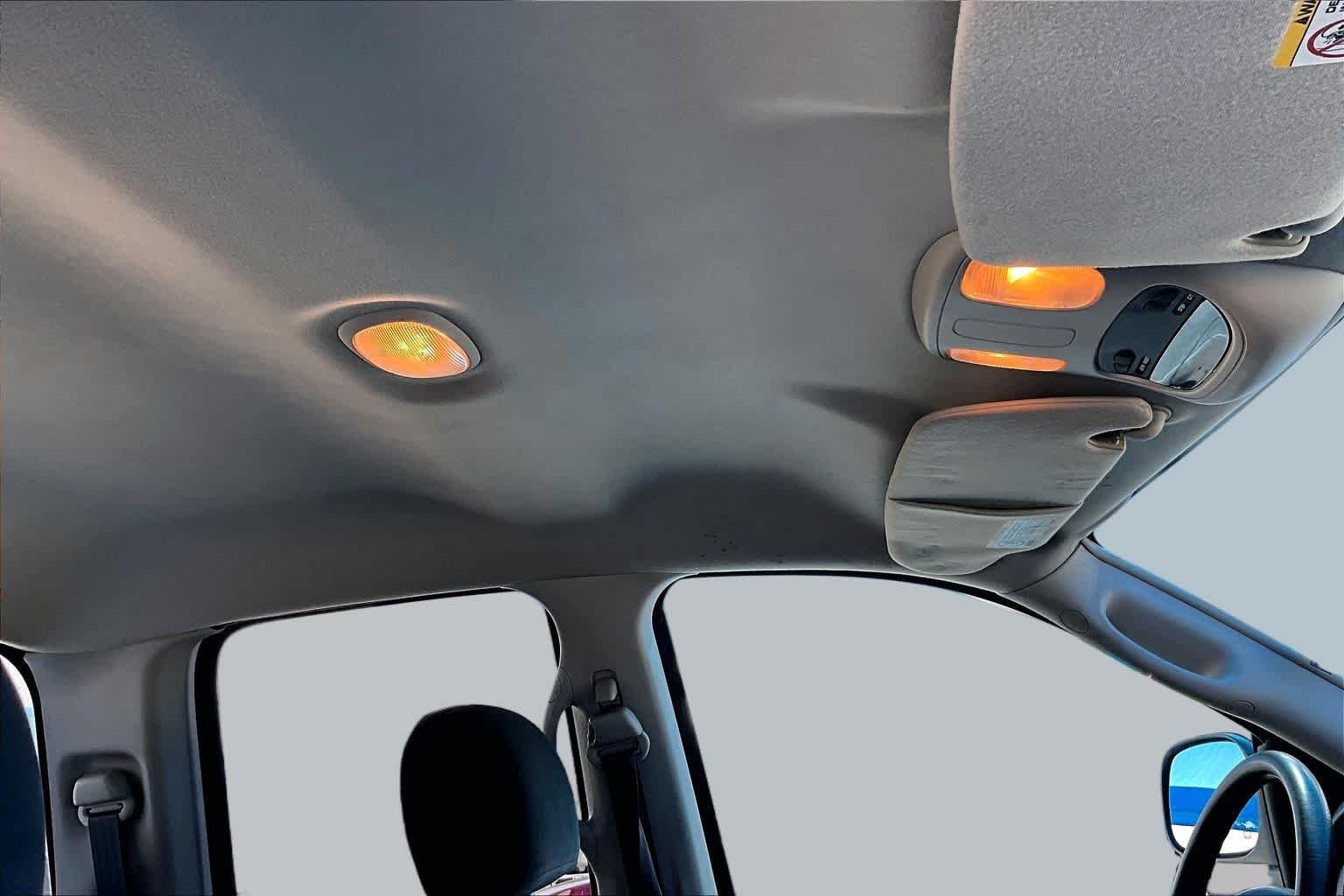 Used 2003 Bright White Dodge SLT image 13