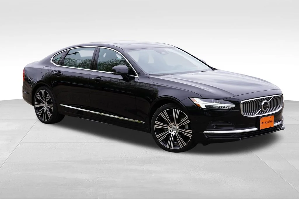 2023 Volvo S90 B6 Plus AWD's photo