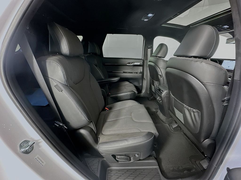 Used 2025 White Hyundai Calligraphy Night Edition image 28