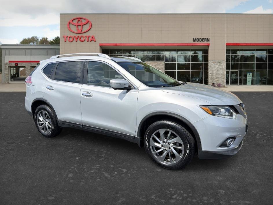Used 2015 Brilliant Silver Nissan SL image 3