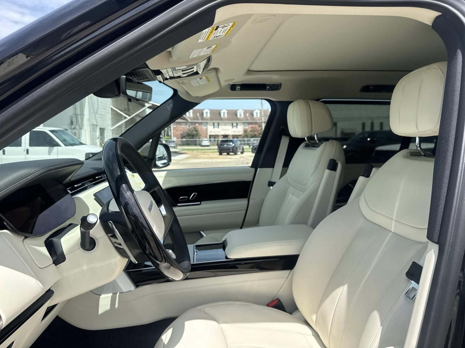 New 2026 Santorini Black Land Rover SE image 22