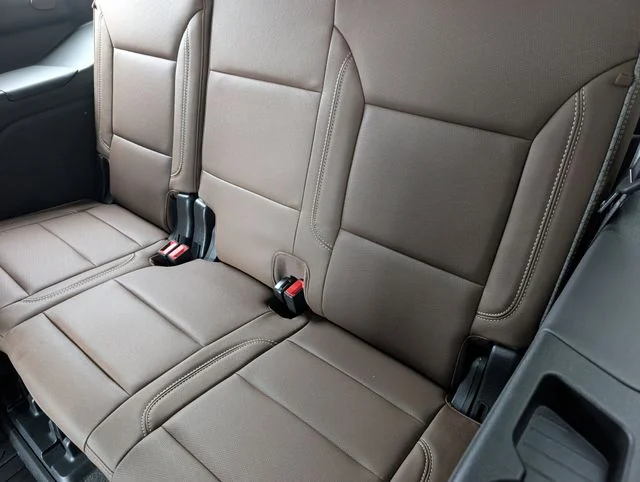 Used 2023 Pearl Chevrolet High Country image 11