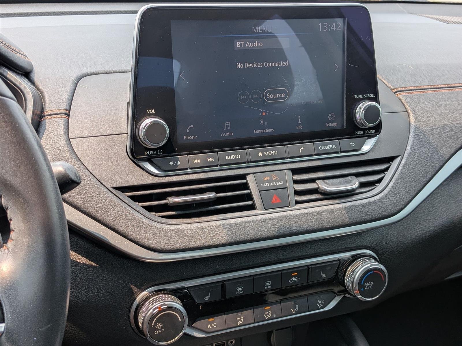 Used 2020 Pearl White Tricoat Nissan 2.5 SR image 12