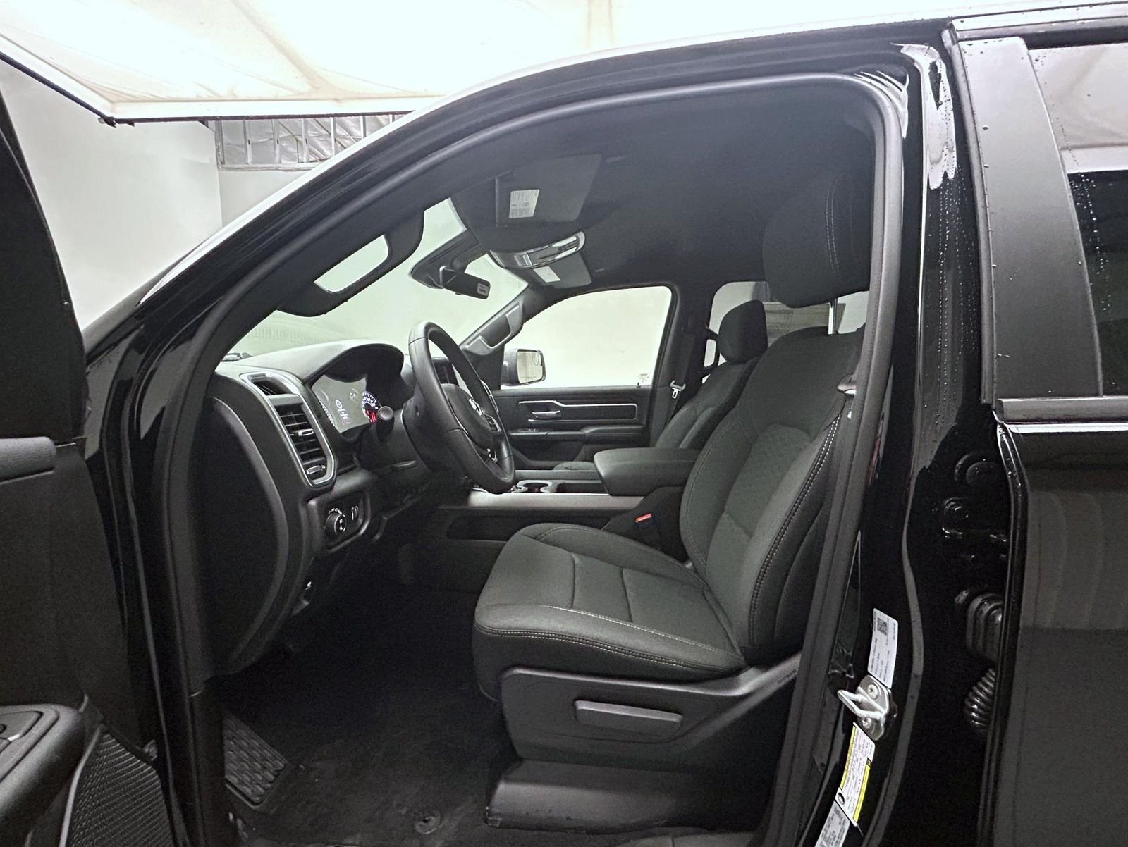New 2026 Diamond Black Crystal Pearl-Coat Exterior Paint RAM Big Horn/Lone Star image 10