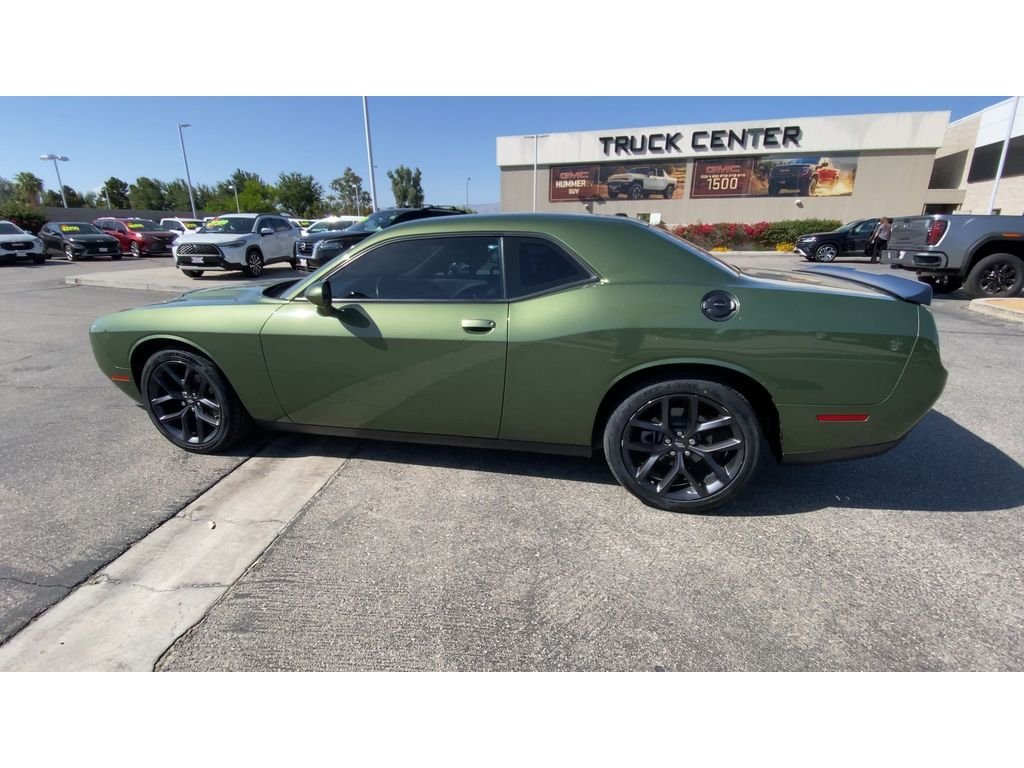 Used 2021 F8 Green Dodge SXT image 5