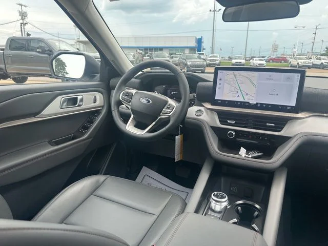 New 2026 Star White Metallic Tri-Coat Ford Active image 13