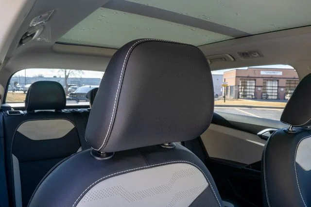 2025 Volkswagen Taos SEL - Photo 13