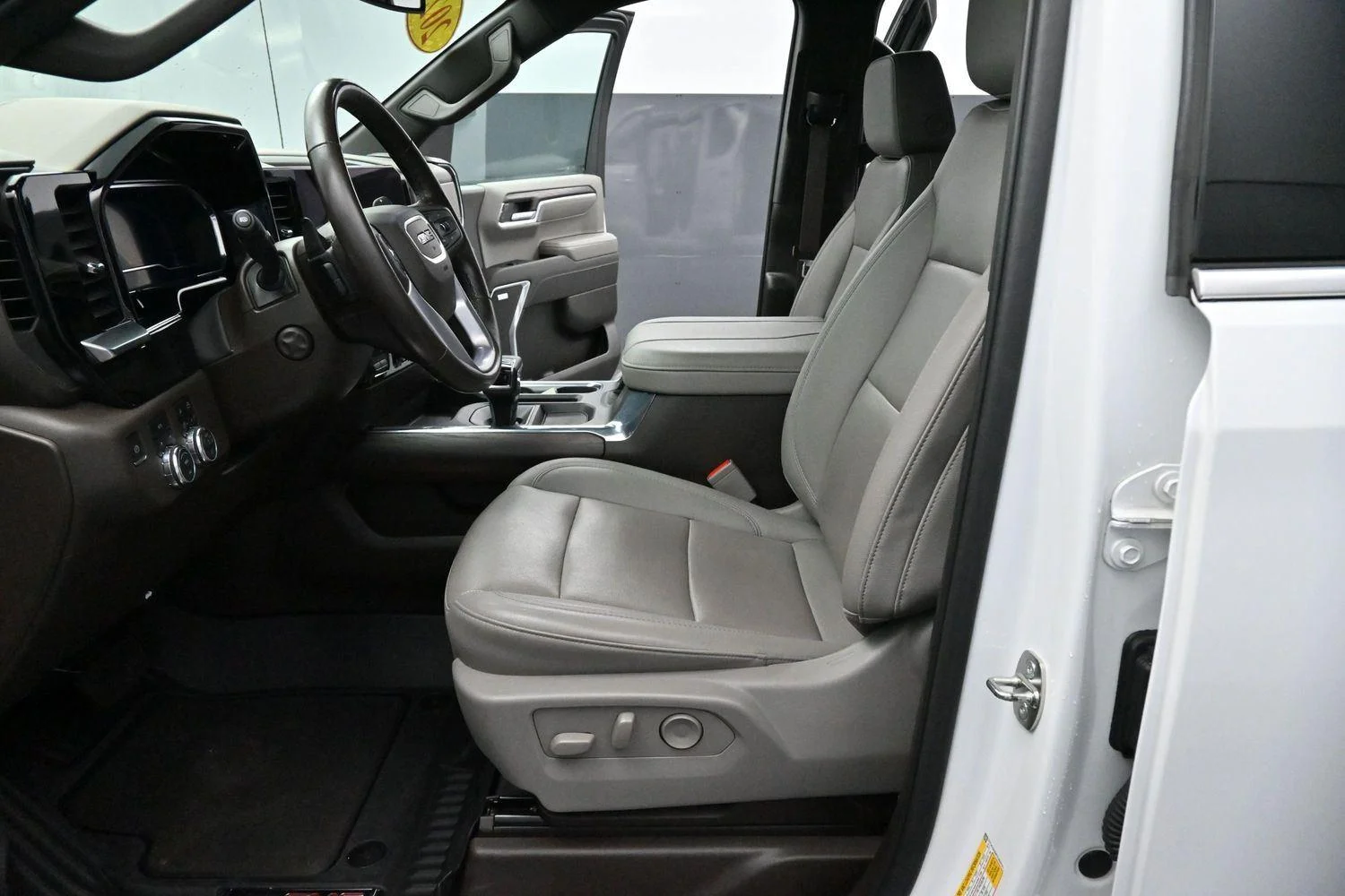 Used 2023 Summit White GMC SLT image 14