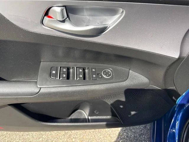 Used 2023 Blue Kia LXS image 18