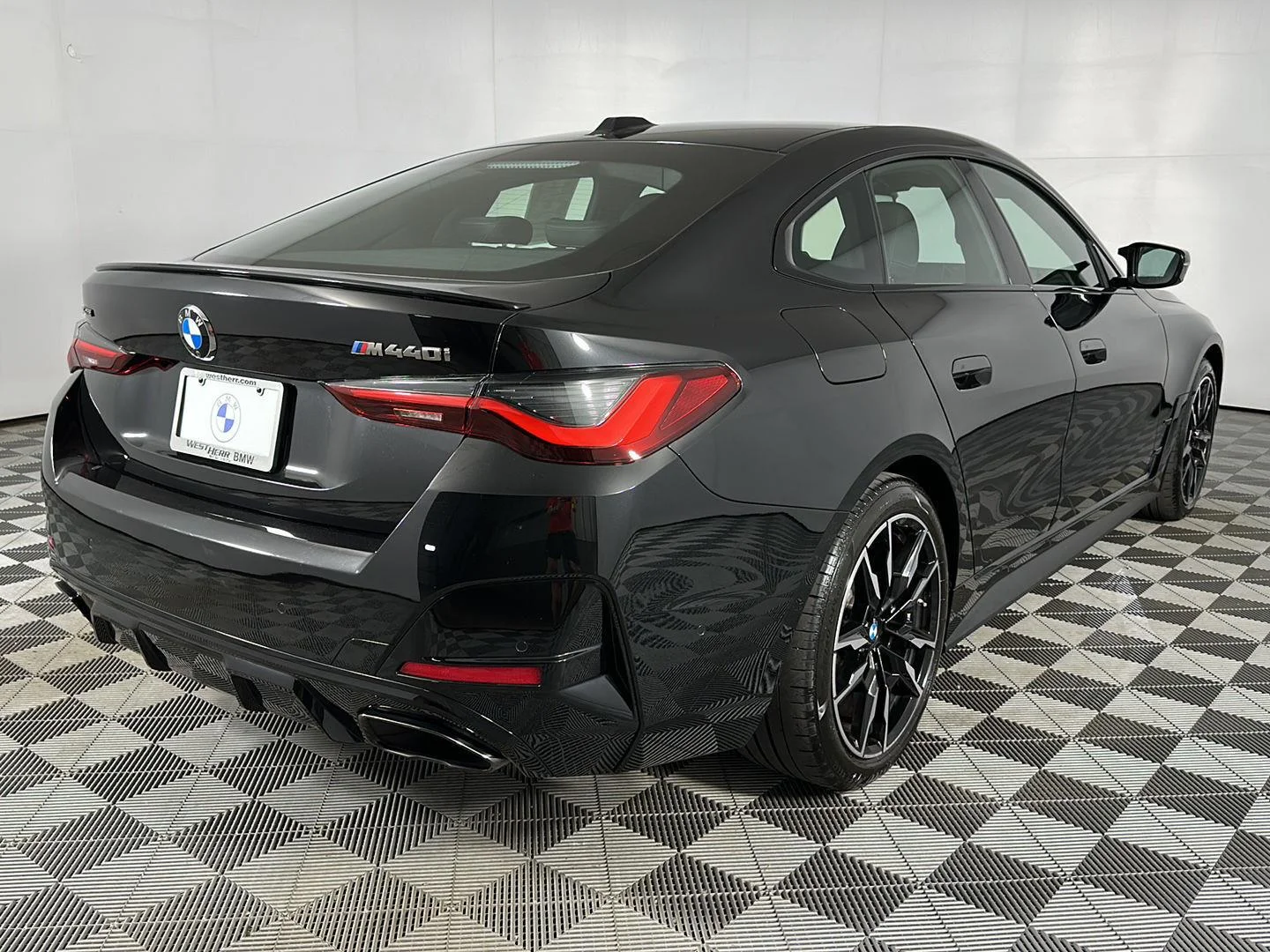 Used 2024 Black Sapphire Metallic BMW M440i xDrive image 28