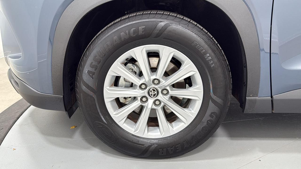 Certified Used 2026 White Toyota XLE image 25