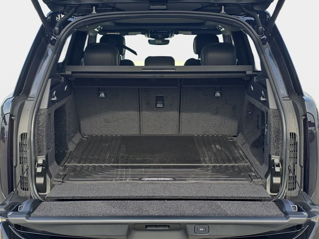 New 2026 Carpathian Grey Land Rover SE image 12