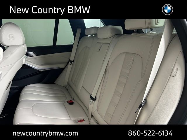 Used 2021 Arctic Grey Metallic BMW xDrive40i image 26
