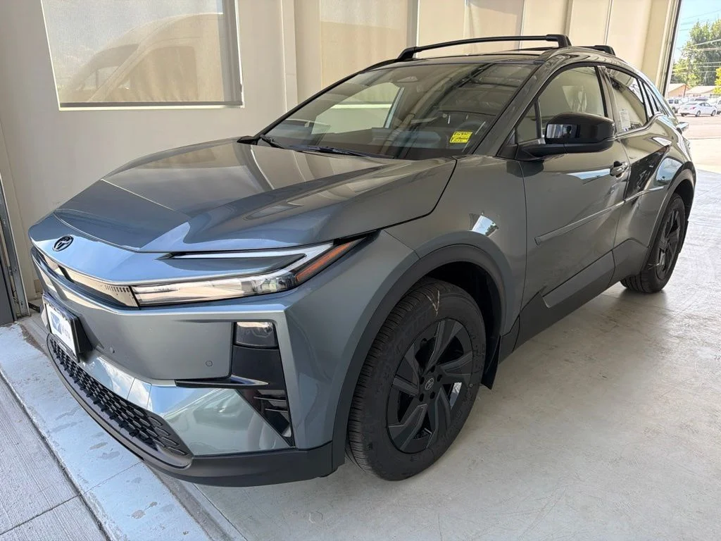 New 2026 Overcast Toyota  SE image 3