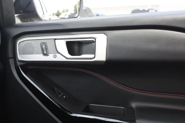 Used 2023 Gray Ford ST-Line image 22