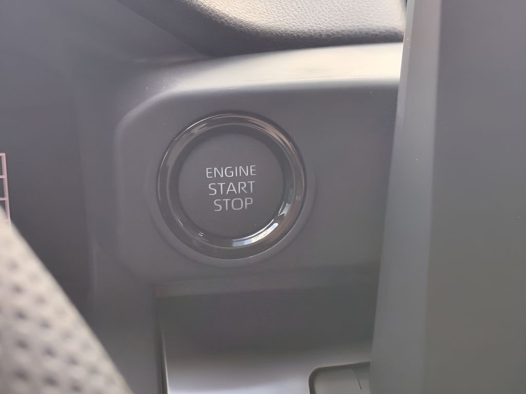 2025 Toyota Tacoma SR5 - Photo 28
