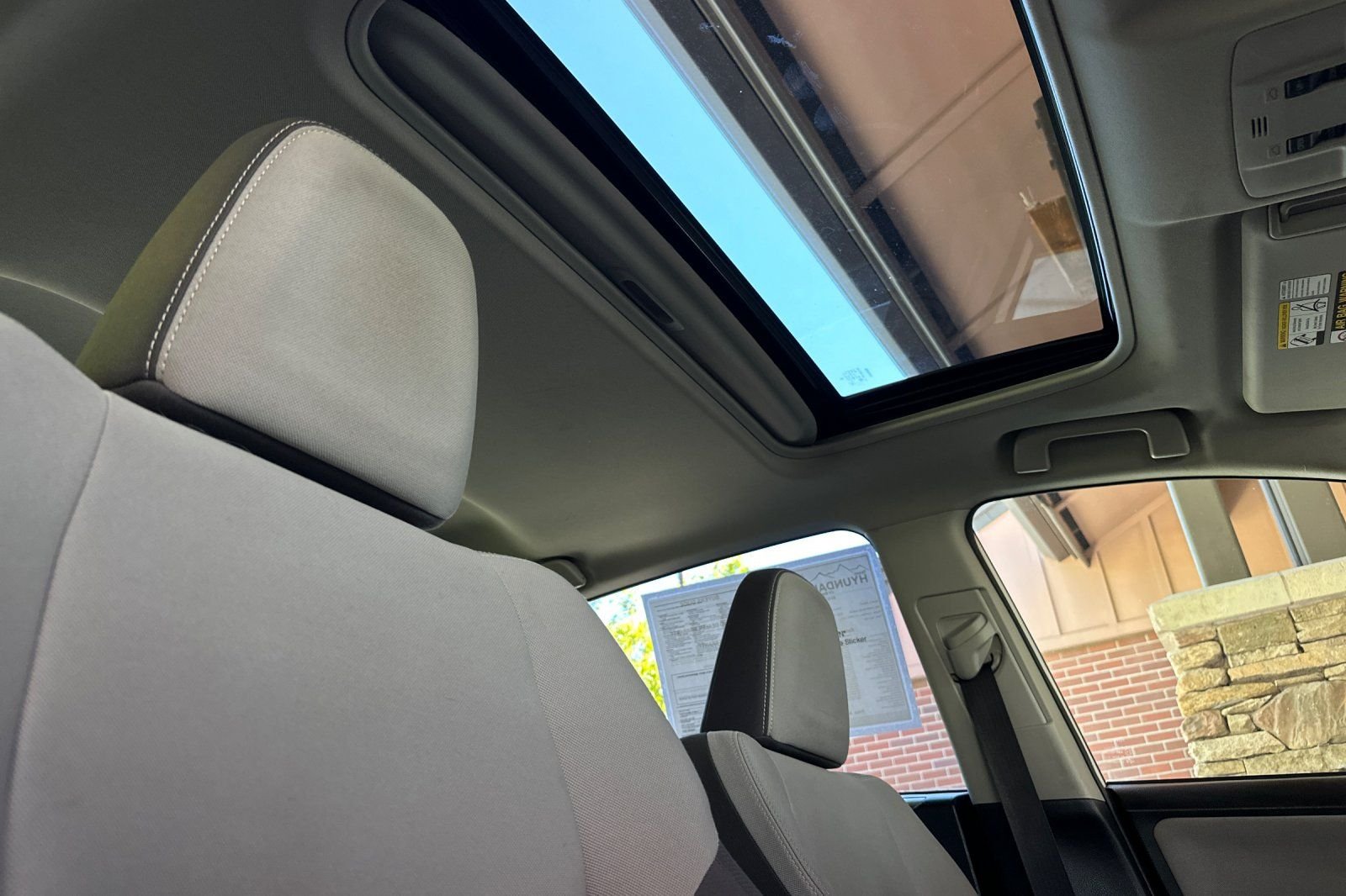 Used 2015 White Toyota XLE image 21