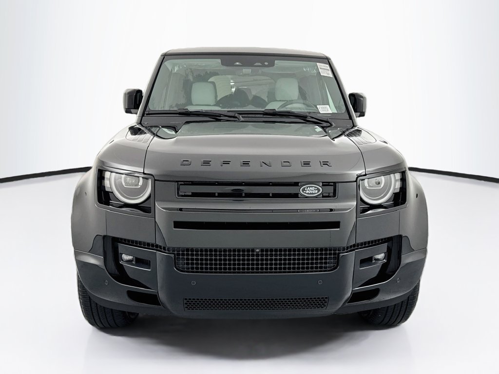 New 2026 Santorini Black Land Rover X-Dynamic SE image 2
