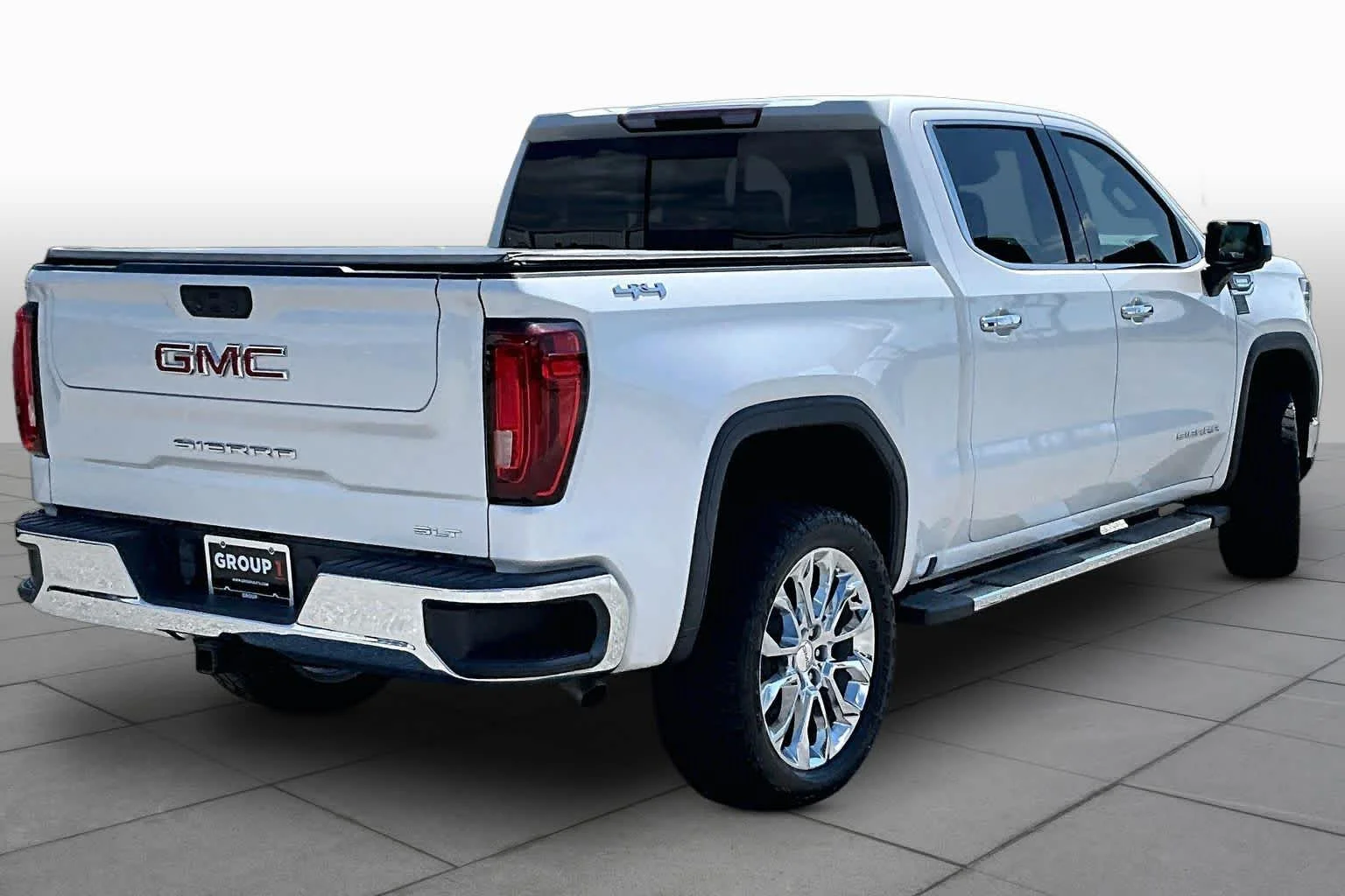 2022 GMC Sierra 1500 SLT - Photo 11