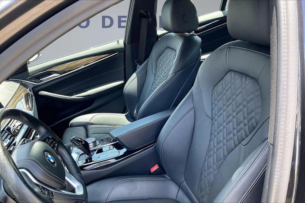 Used 2022  BMW i xDrive image 21