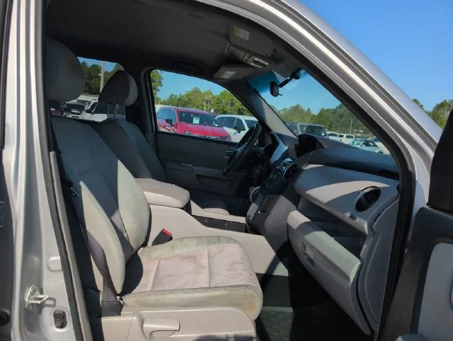 Used 2013  Honda EX image 30