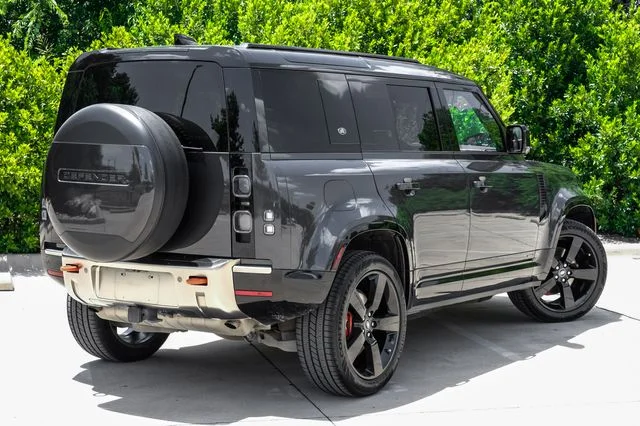 Used 2024 Santorini Black Metallic Land Rover X image 11