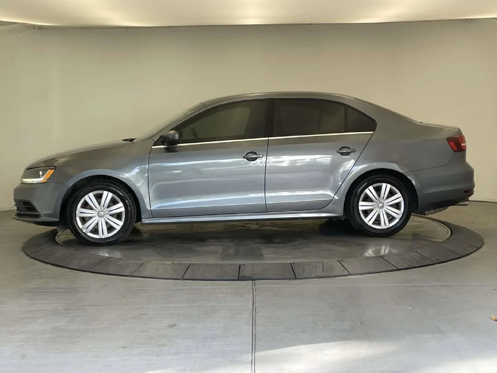3VW2B7AJ7HM281528