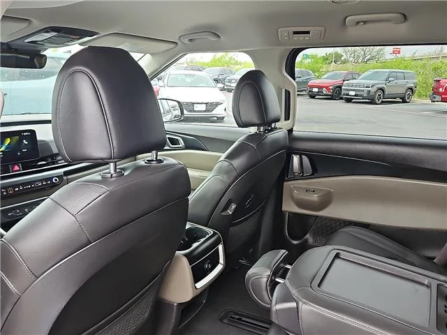 Used 2025 Panthera Metal KIA LXS Passenger image 9