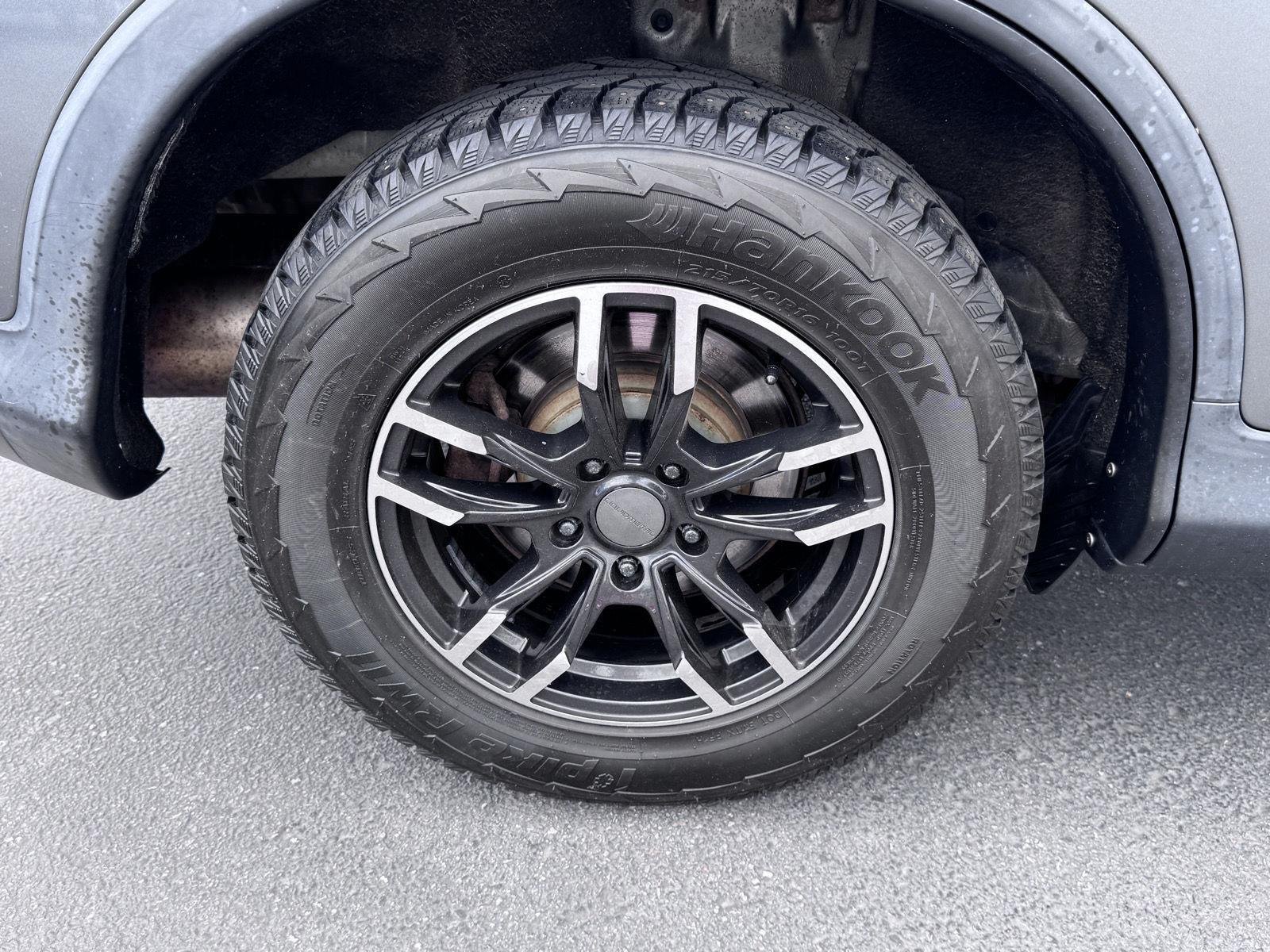 Used 2014 Gray Honda LX image 17