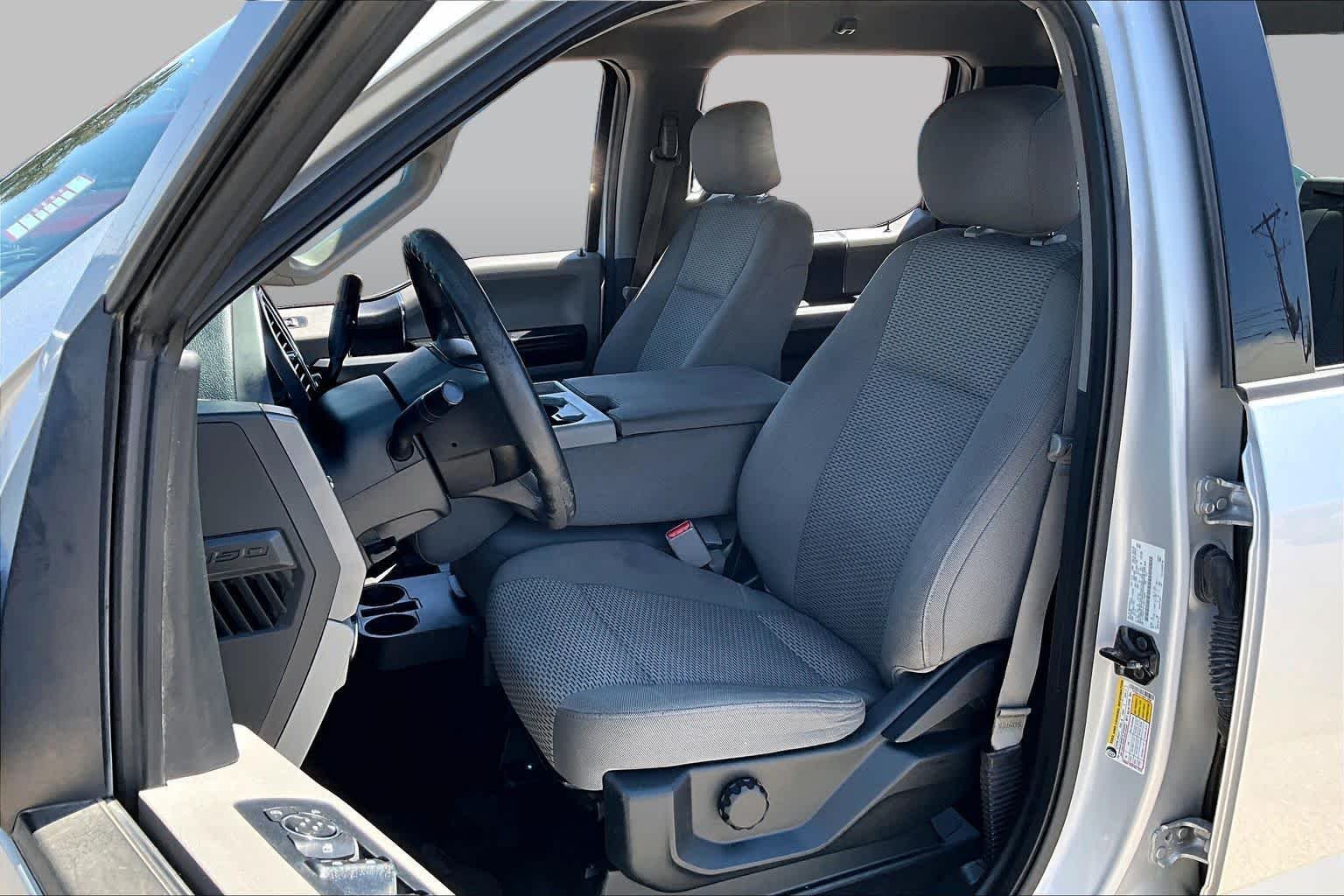 Used 2017 Ingot Silver Ford XLT image 8