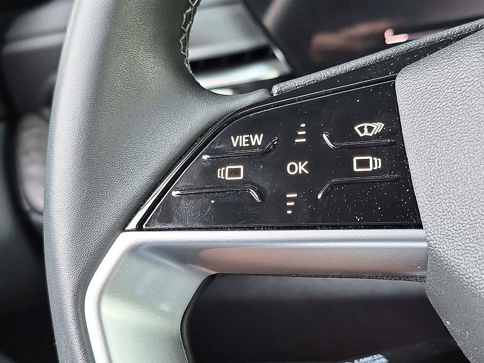 Used 2025 Black Audi Premium Plus image 16