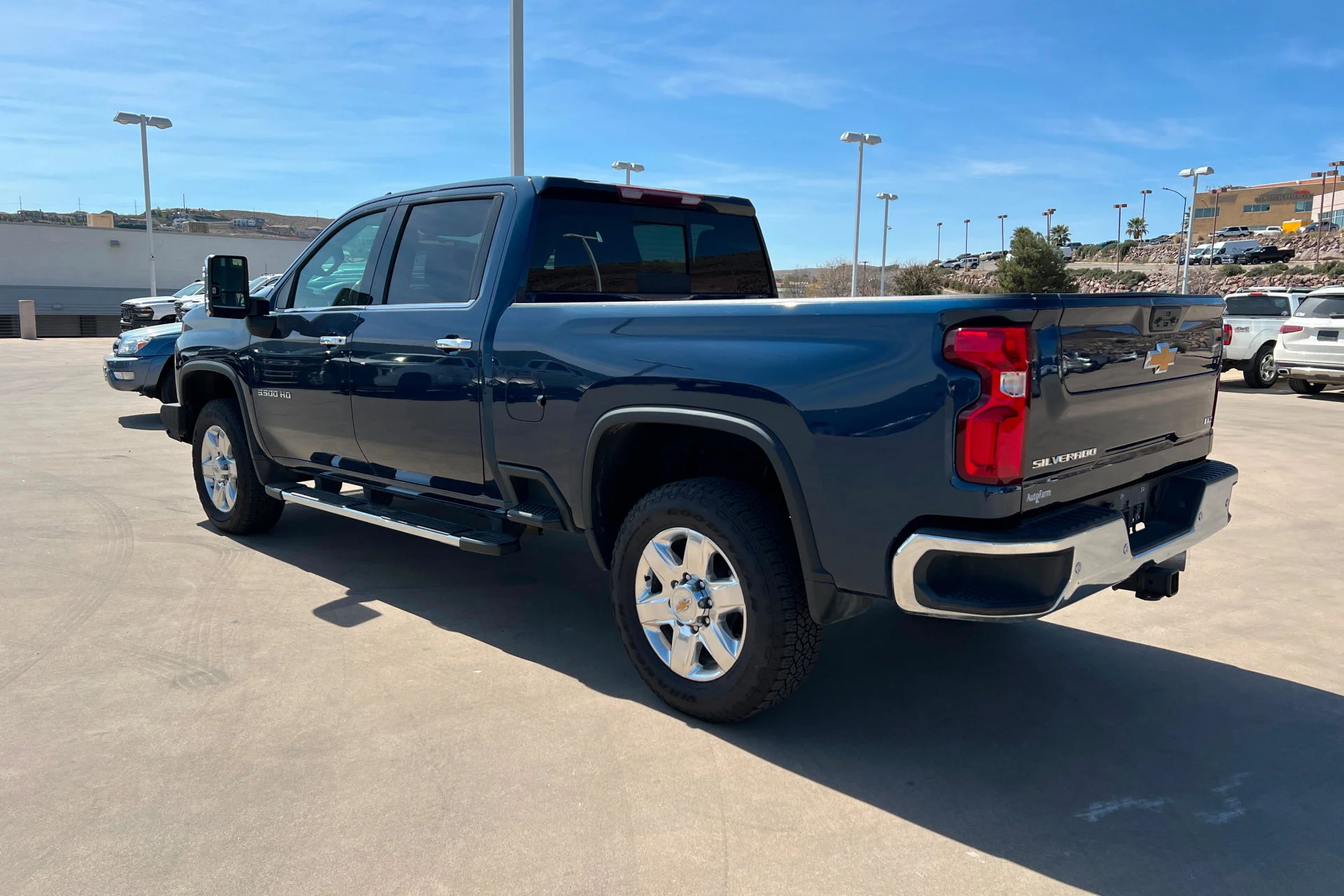 2022 Chevrolet Silverado 3500HD LTZ - Photo 3
