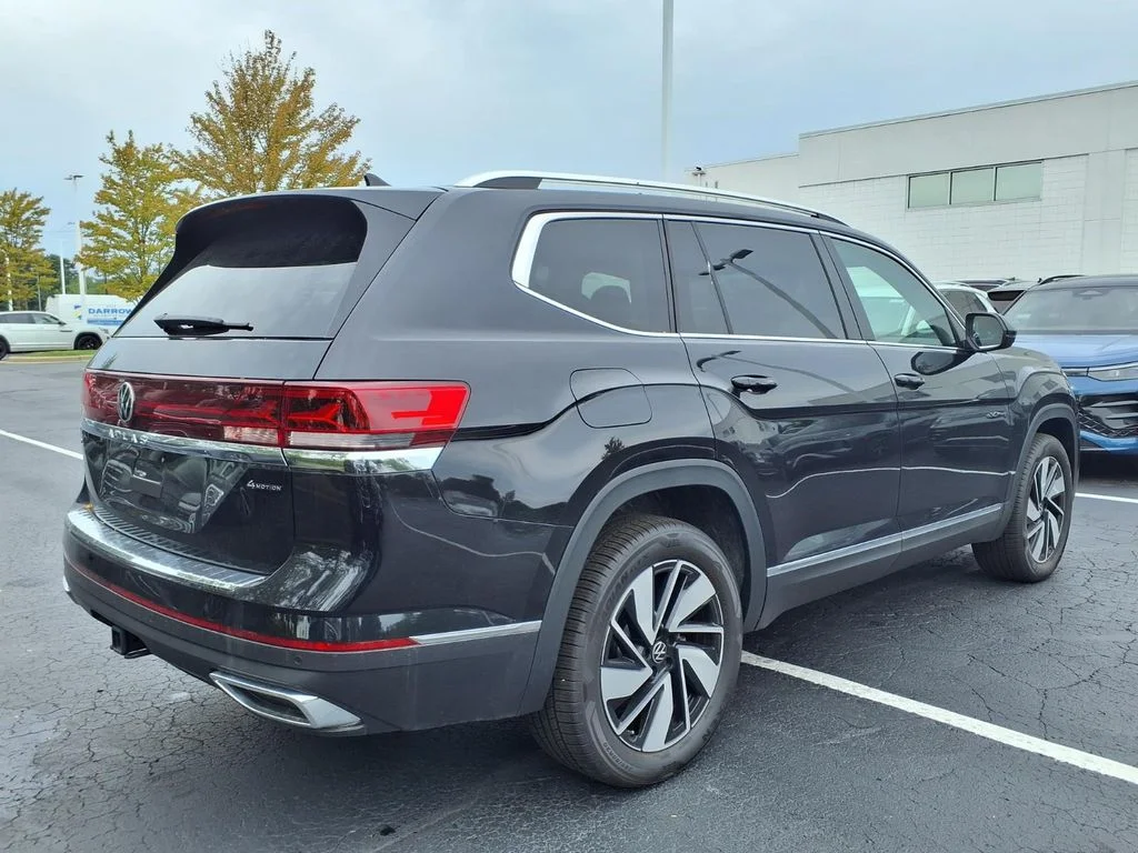 New 2026 Deep Black Pearl Volkswagen SEL image 2