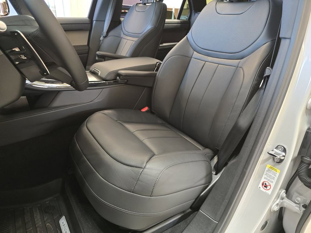 New 2026 Borasco Grey Land Rover se image 36