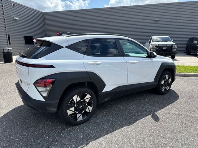 Used 2024 White Hyundai SEL image 6