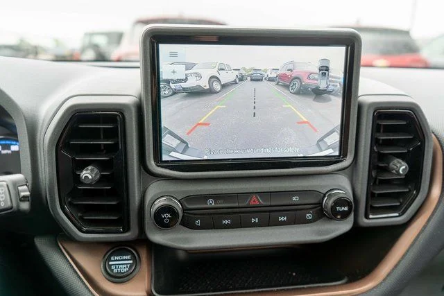 Used 2021 Silver Ford Badlands image 25