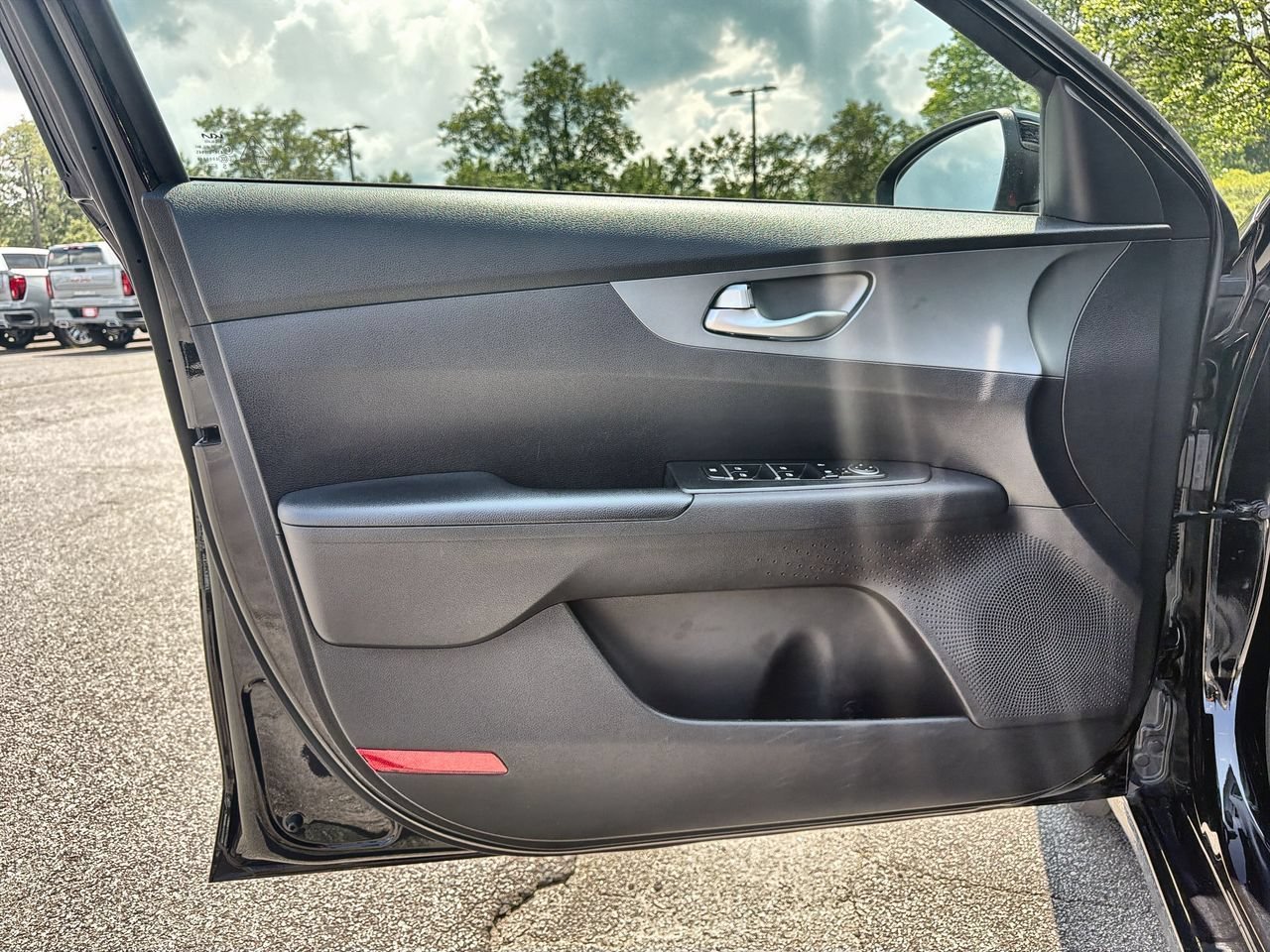 Used 2021 Black Kia LXS image 18