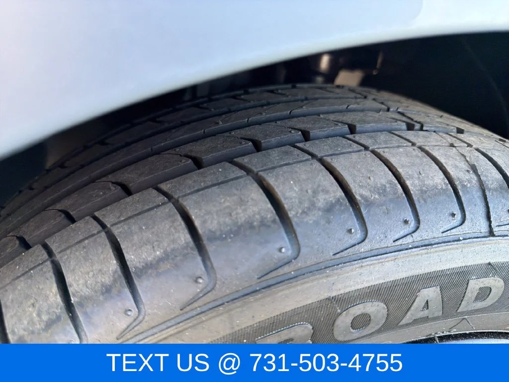 Used 2025 Silver Hyundai SEL image 29