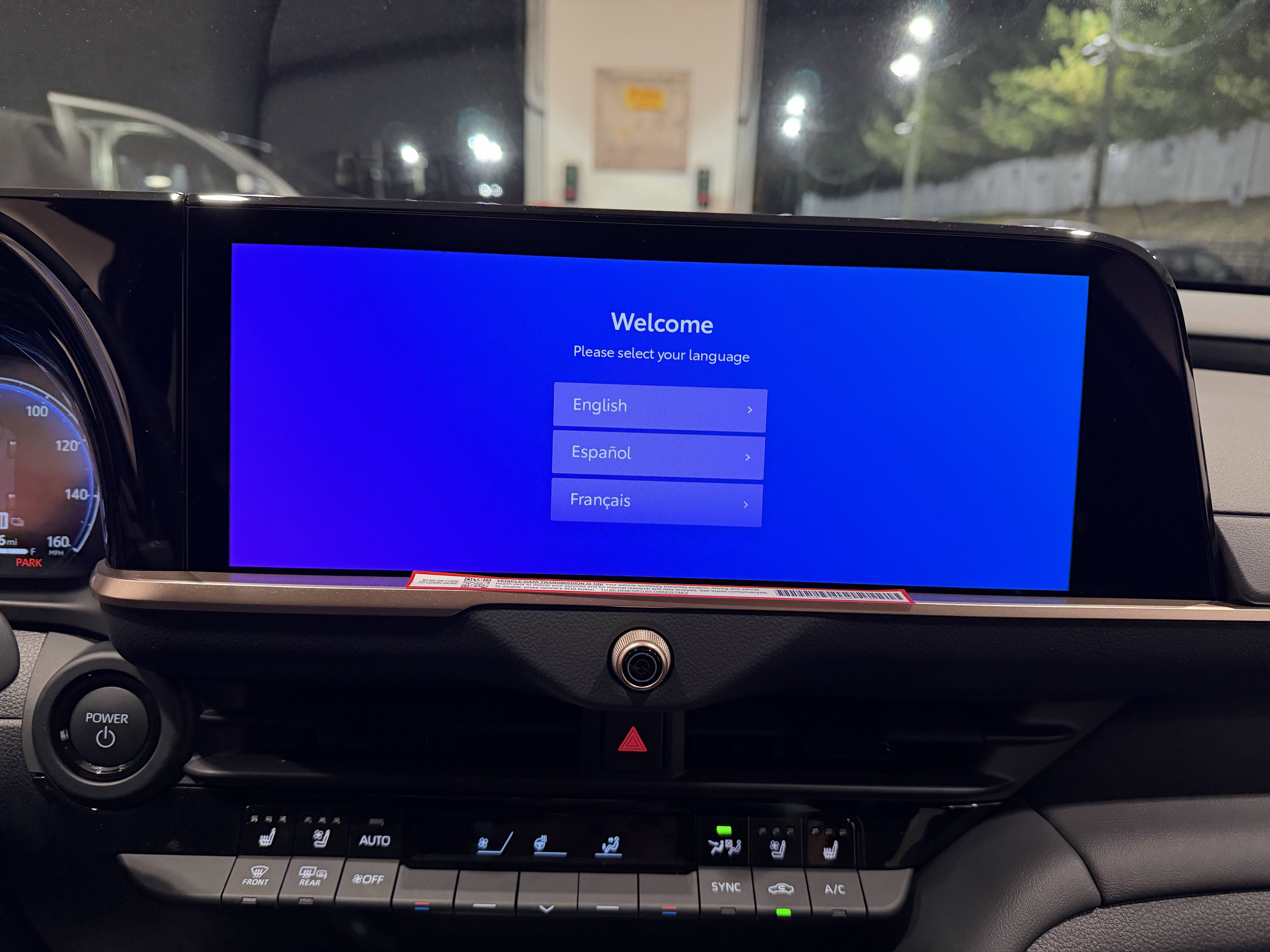 2025 Toyota Crown Signia XLE - Photo 12