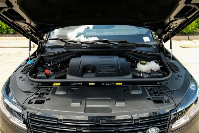 New 2026 Santorini Black Land Rover SE image 67