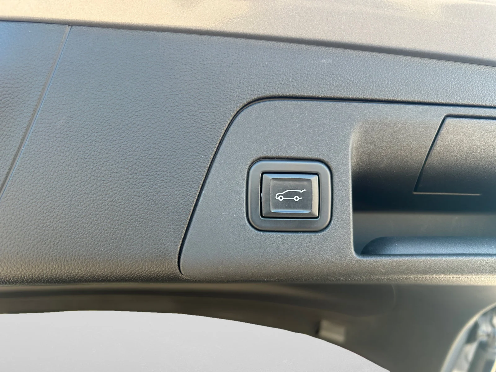 Used 2021 Gray Buick Avenir AWD image 11